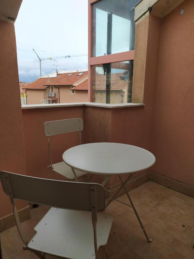 La Mansarda Della Luna Pietra Ligure Buitenkant foto